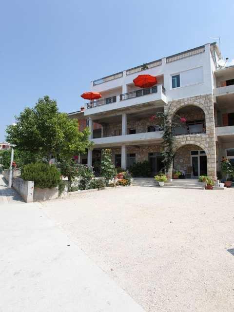 Apartmani Dana Макарска Экстерьер фото