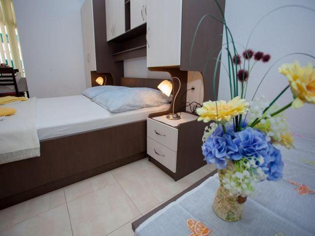 Apartmani Dana Макарска Экстерьер фото