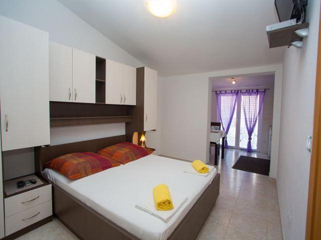 Apartmani Dana Макарска Экстерьер фото