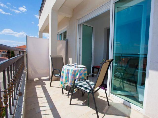 Apartmani Dana Макарска Экстерьер фото
