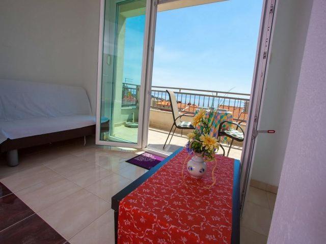 Apartmani Dana Макарска Экстерьер фото