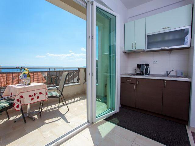 Apartmani Dana Макарска Экстерьер фото
