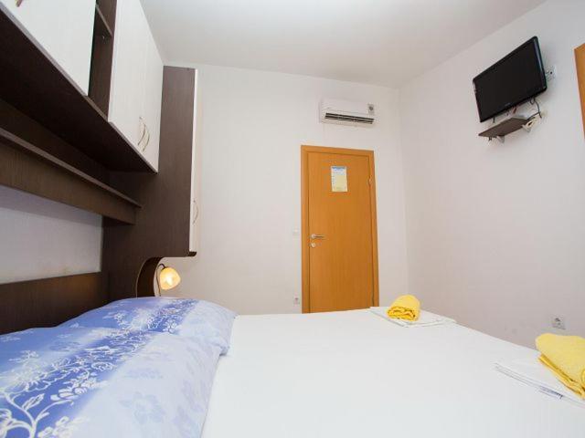 Apartmani Dana Макарска Экстерьер фото